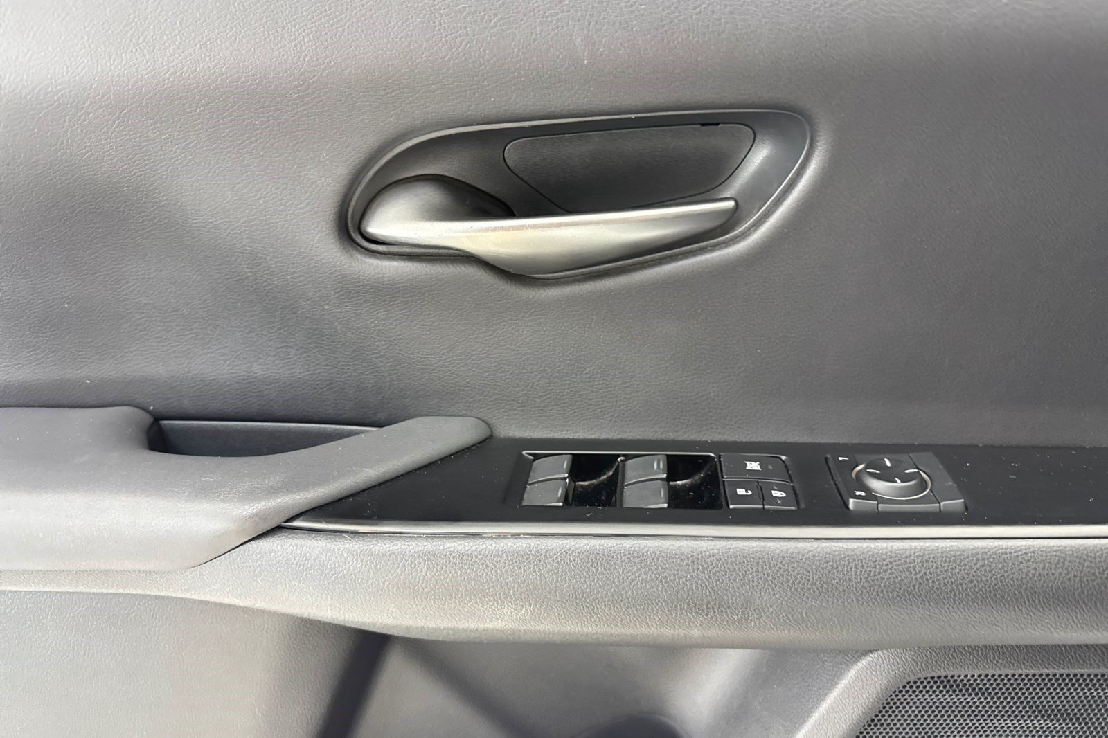 Used 2019 Lexus UX 250h F Sport AWD/4WD image 12