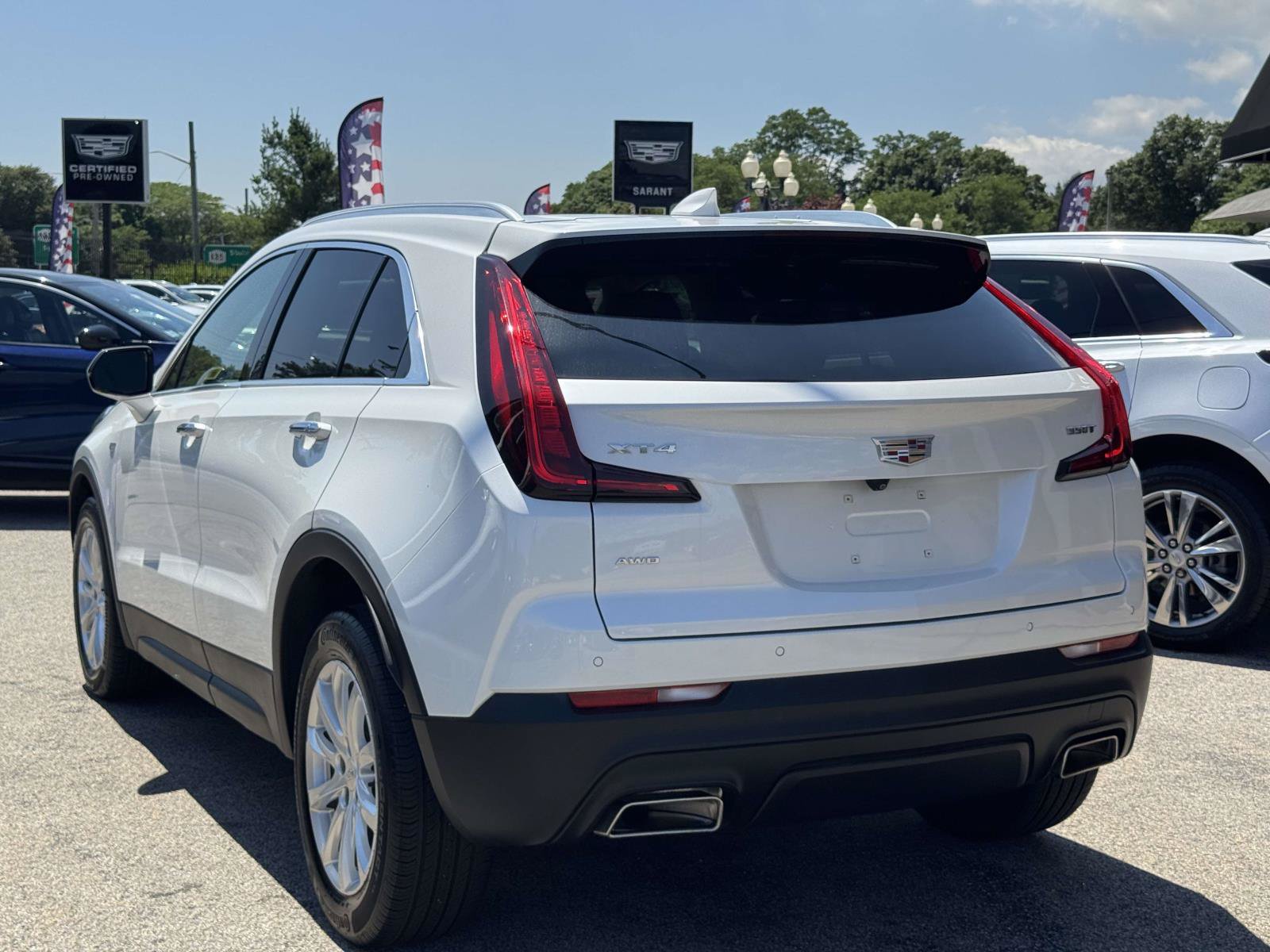 Certified 2023 Cadillac XT4 Luxury w/ Cold Weather Package AWD/4WD image 8