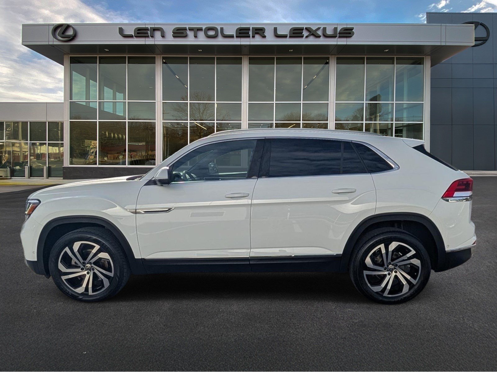 Used 2021 Volkswagen Atlas Cross Sport SEL Premium AWD/4WD image 6