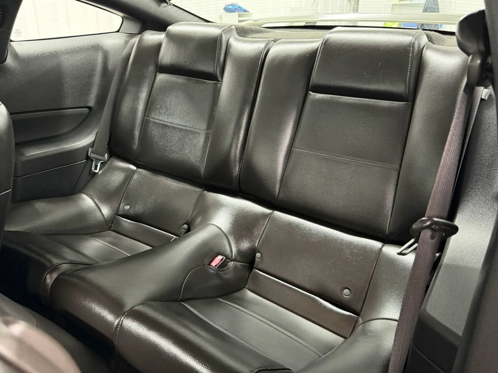 Used 2005 Ford Mustang Premium RWD image 26