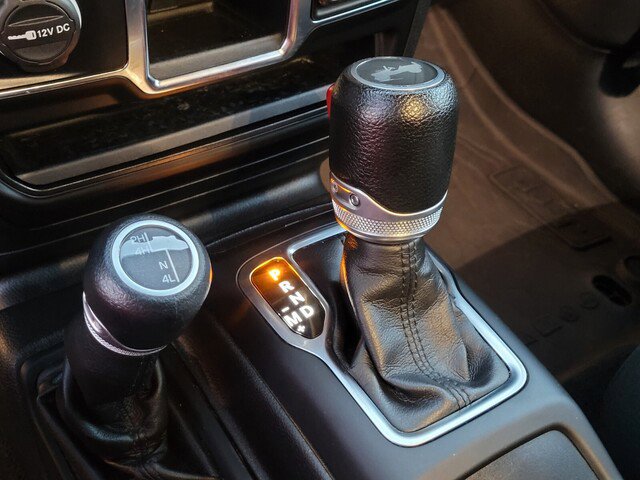 Used 2022 Jeep Wrangler Sport image 16