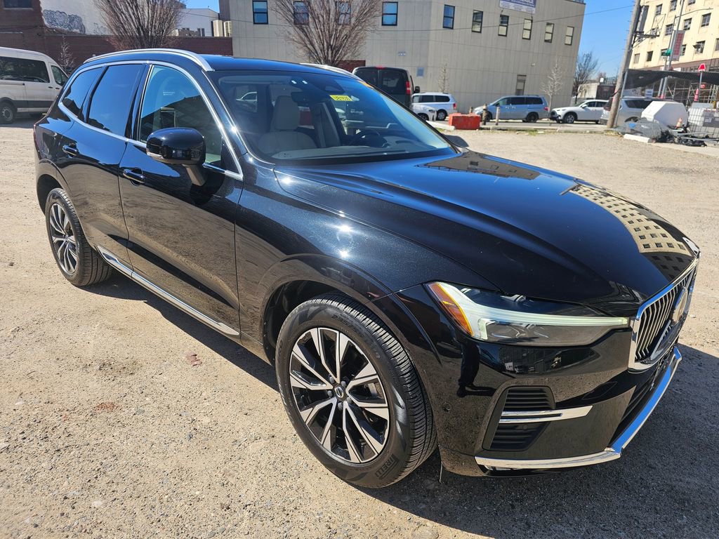 Certified 2023 Volvo XC60 B5 Plus w/ Protection Package Premier AWD/4WD image 5