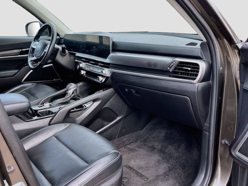 Used 2023 Kia Telluride S FWD image 31