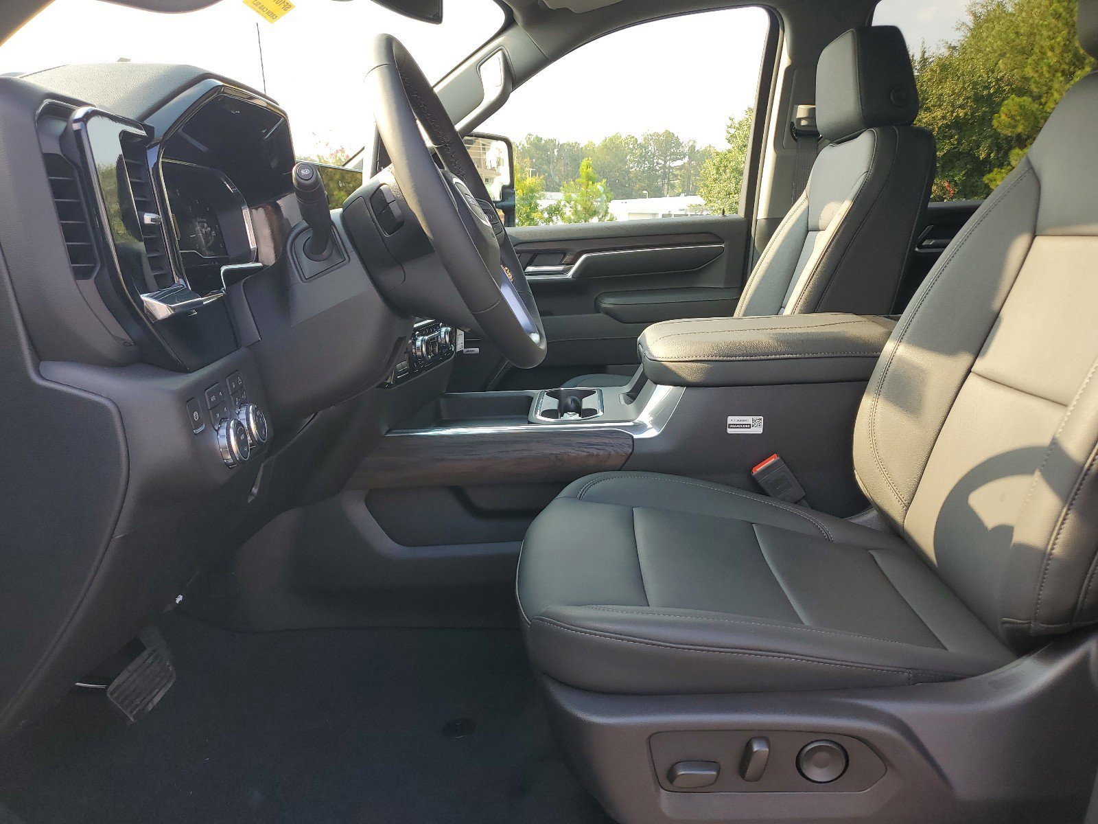 New 2025 GMC Sierra 2500 SLT w/ SLT Premium Package image 21
