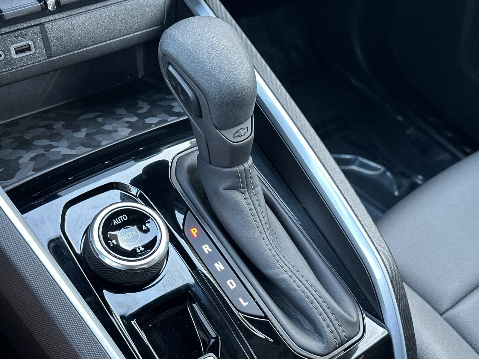 Used 2024 Chevrolet Colorado Trail Boss w/ Safety Package image 23