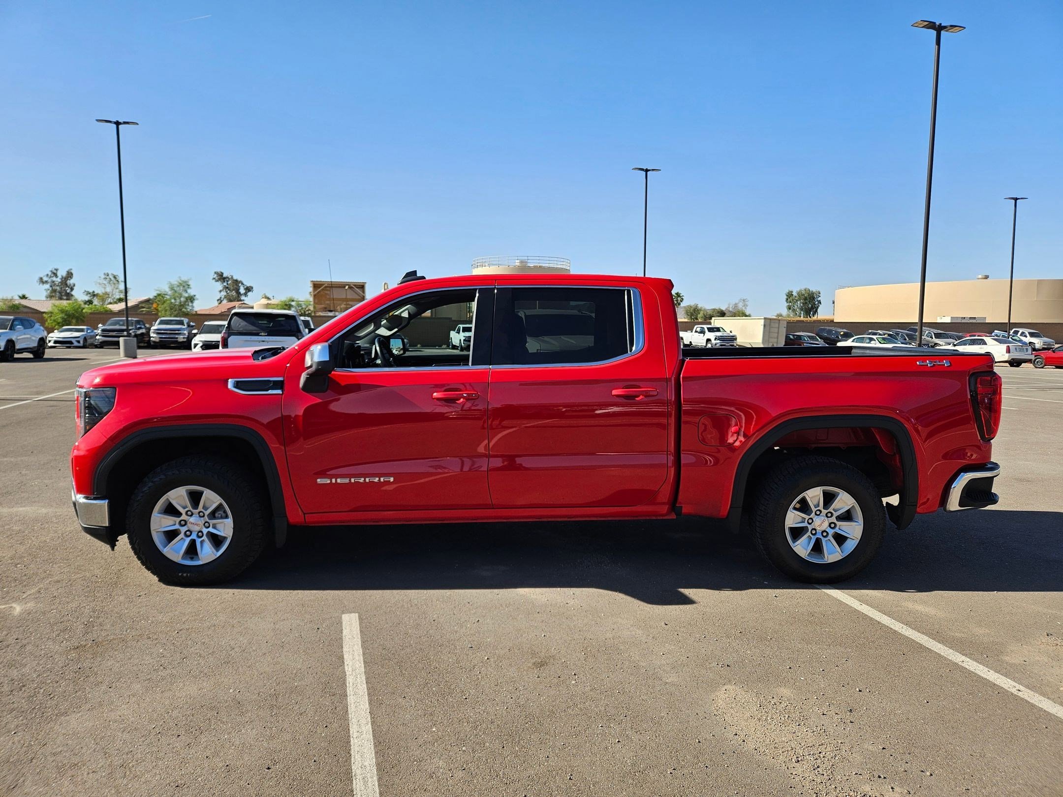 Used 2023 GMC Sierra 1500 SLE image 2