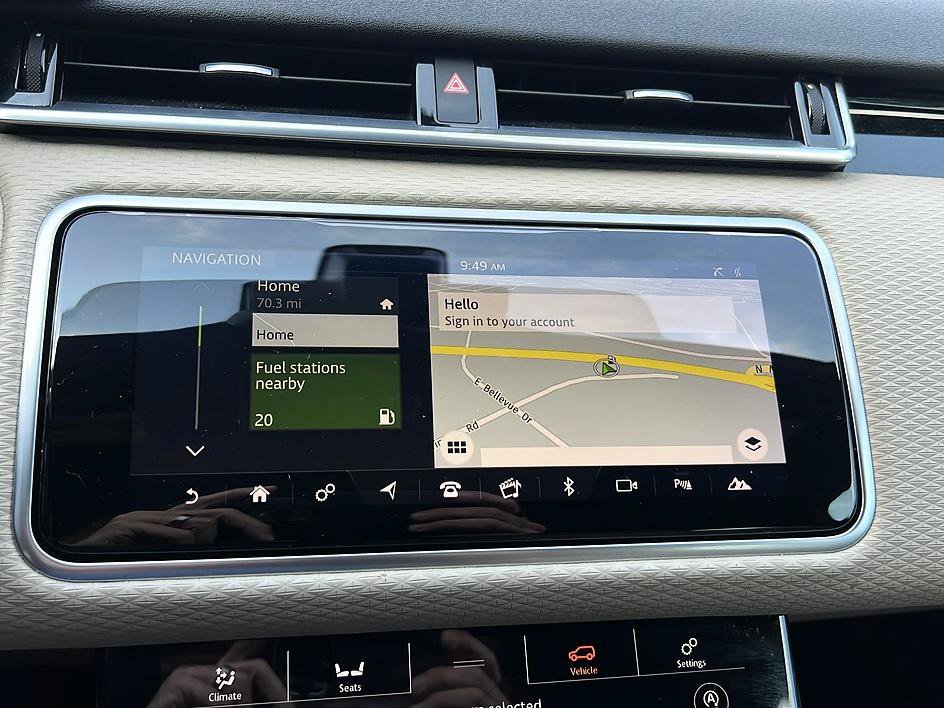 Used 2018 Land Rover Range Rover Velar R-Dynamic SE AWD/4WD image 15