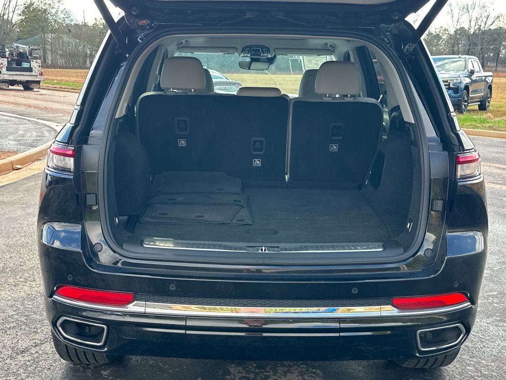 Used 2023 Jeep Grand Cherokee Overland image 18