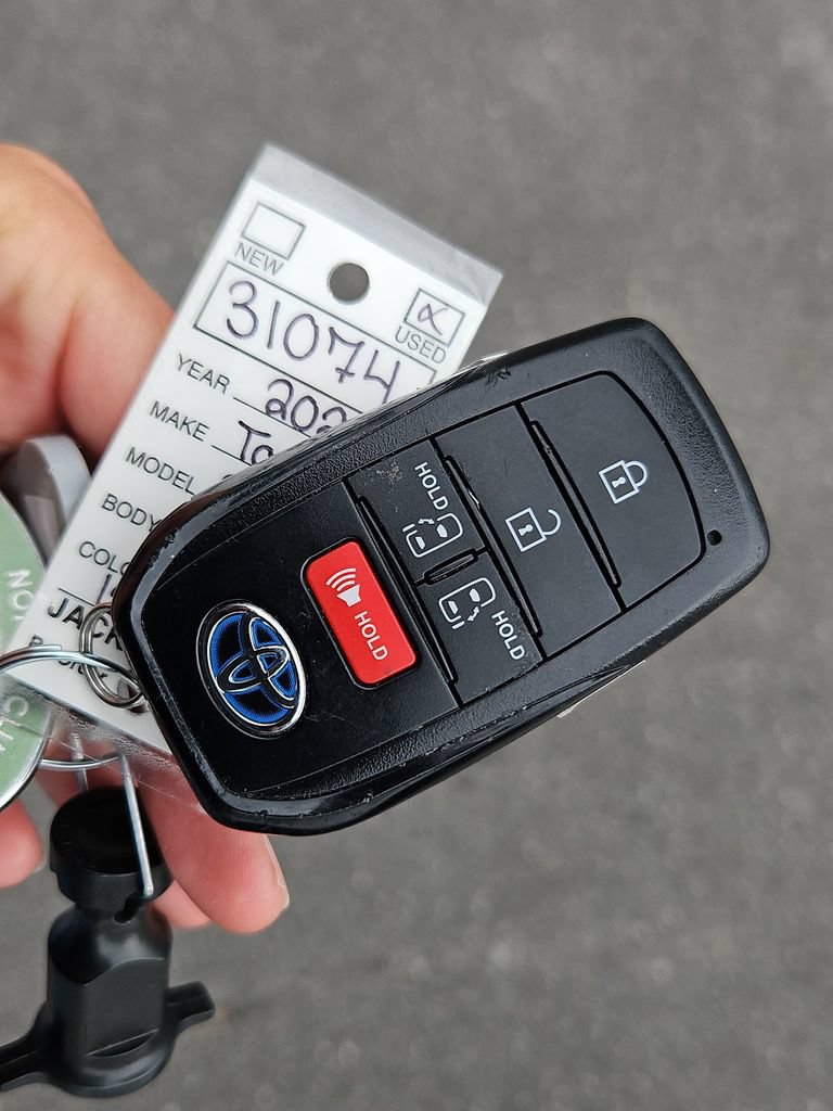 Used 2022 Toyota Sienna LE FWD image 31