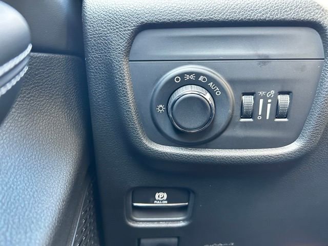 New 2025 Jeep Grand Cherokee Altitude image 17