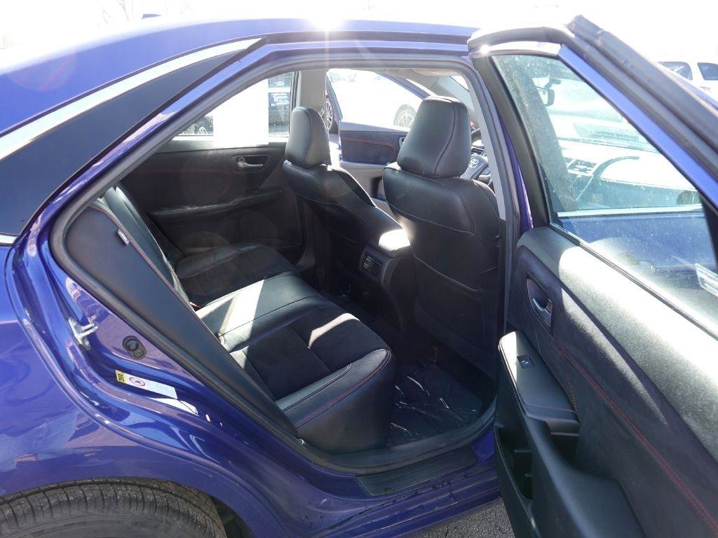 Used 2015 Toyota Camry XSE w/ Moonroof Package image 26