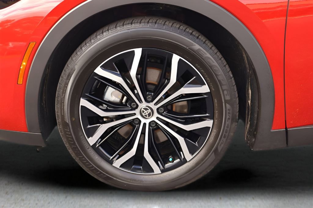 Certified 2024 Toyota Crown AWD/4WD image 27