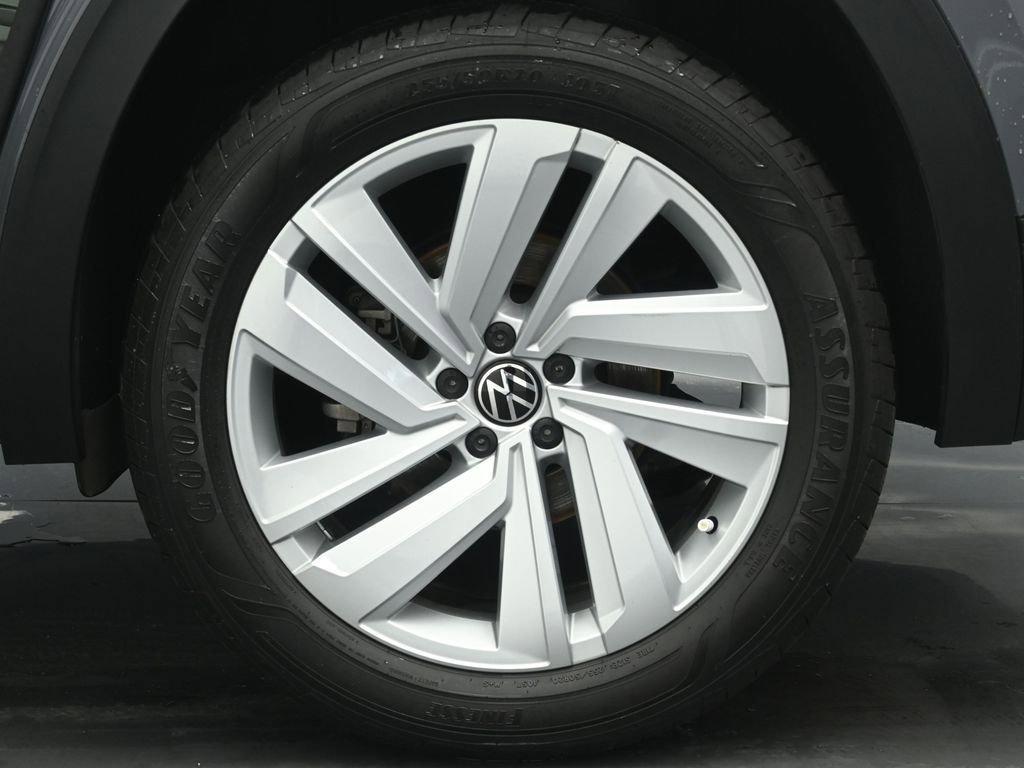 Used 2021 Volkswagen Atlas Cross Sport SE w/ Panoramic Sunroof Package image 25