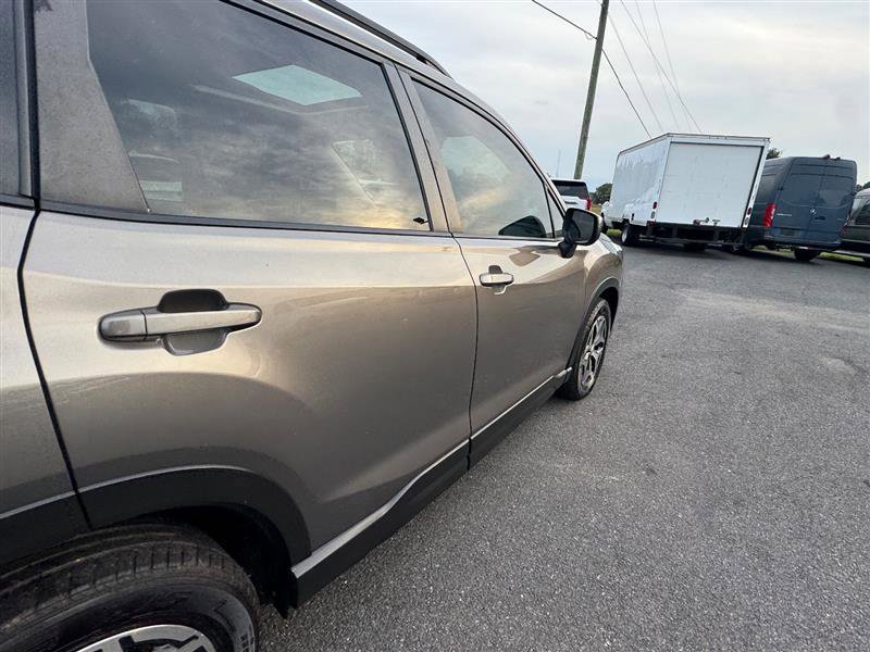 Used 2020 Subaru Forester Premium image 25