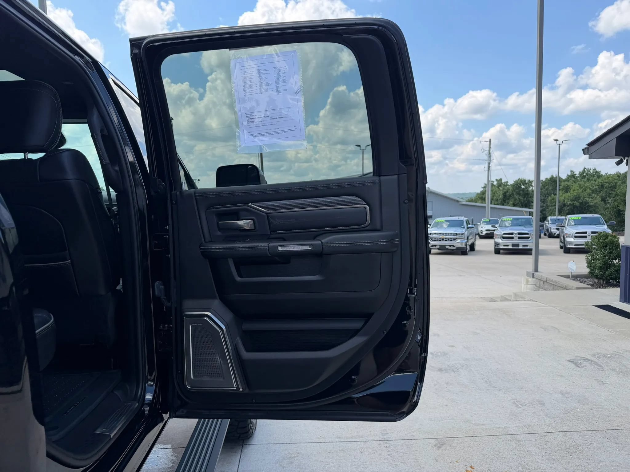 Used 2020 RAM 2500 Limited AWD/4WD image 47