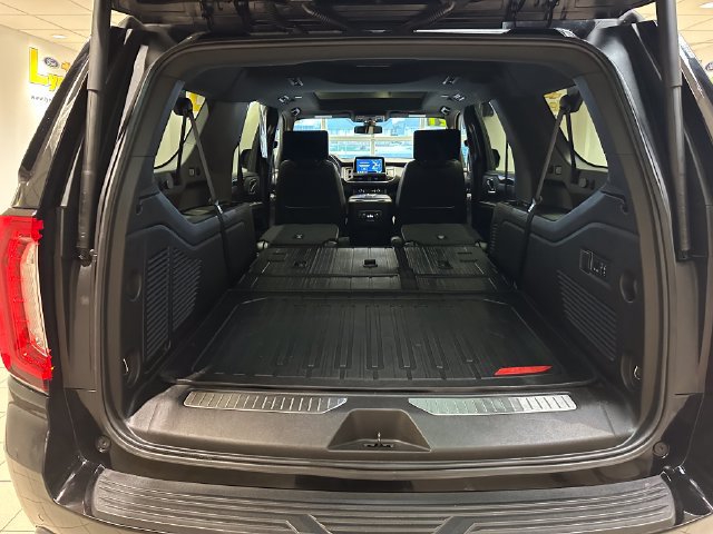 Used 2021 GMC Yukon XL AT4 w/ AT4 Premium Plus Package AWD/4WD image 27