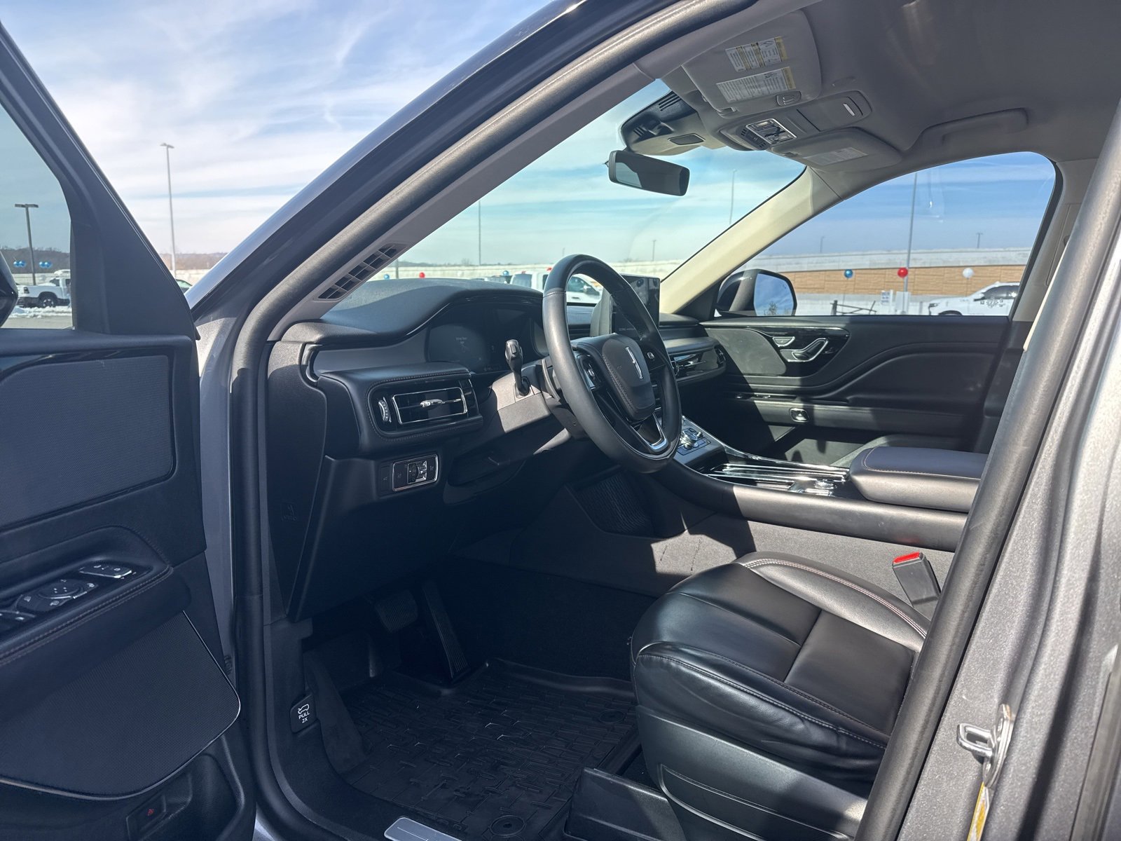 Used 2021 Lincoln Aviator Standard image 12