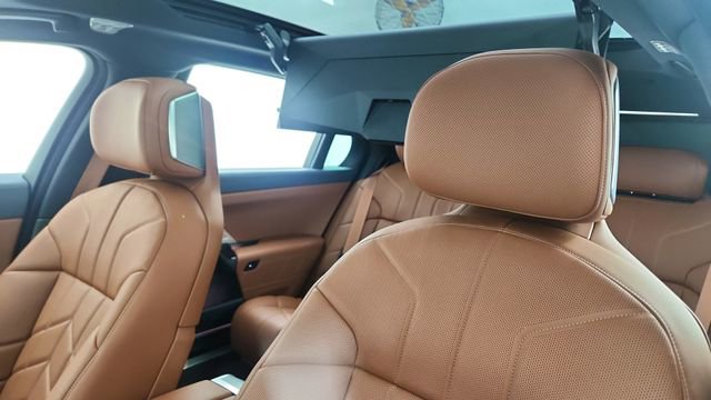 Used 2023 BMW i7 xDrive60 w/ Executive Package 2 image 36