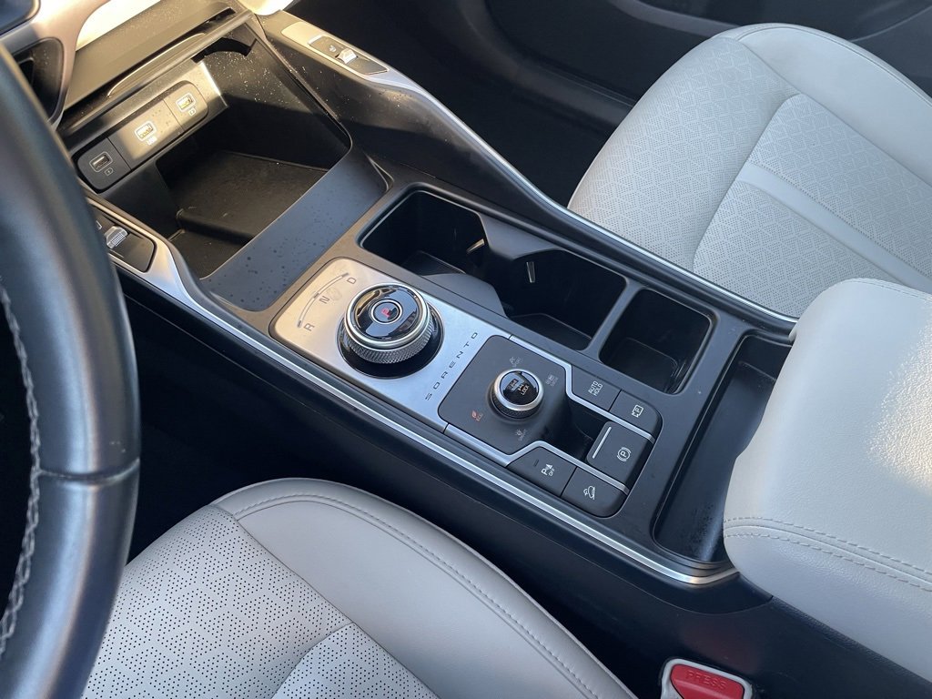 Used 2022 Kia Sorento S image 21