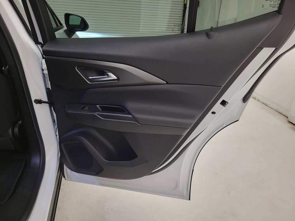 New 2026 Chevrolet Equinox EV LT image 36