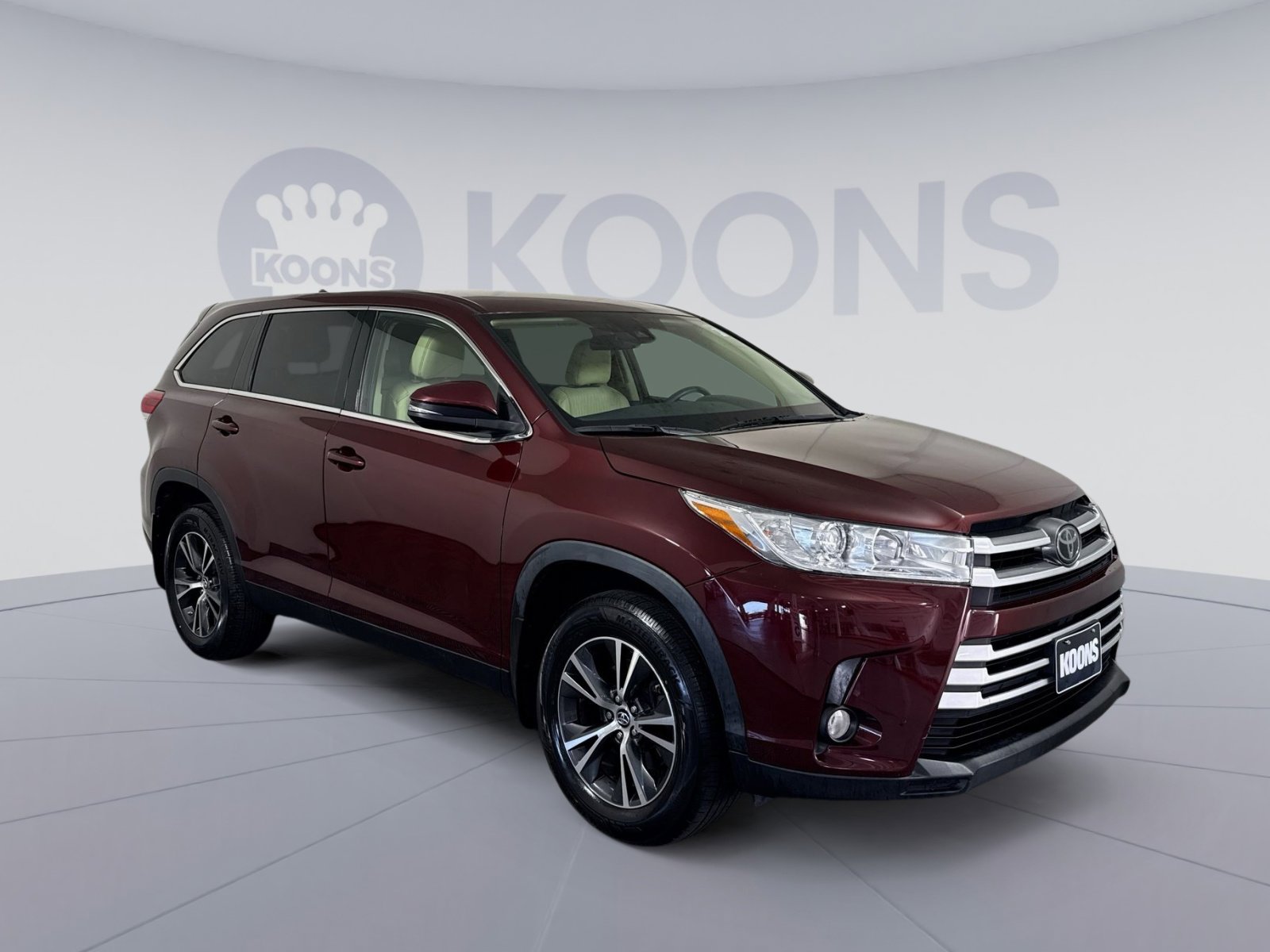 Used 2019 Toyota Highlander Plus AWD/4WD image 10
