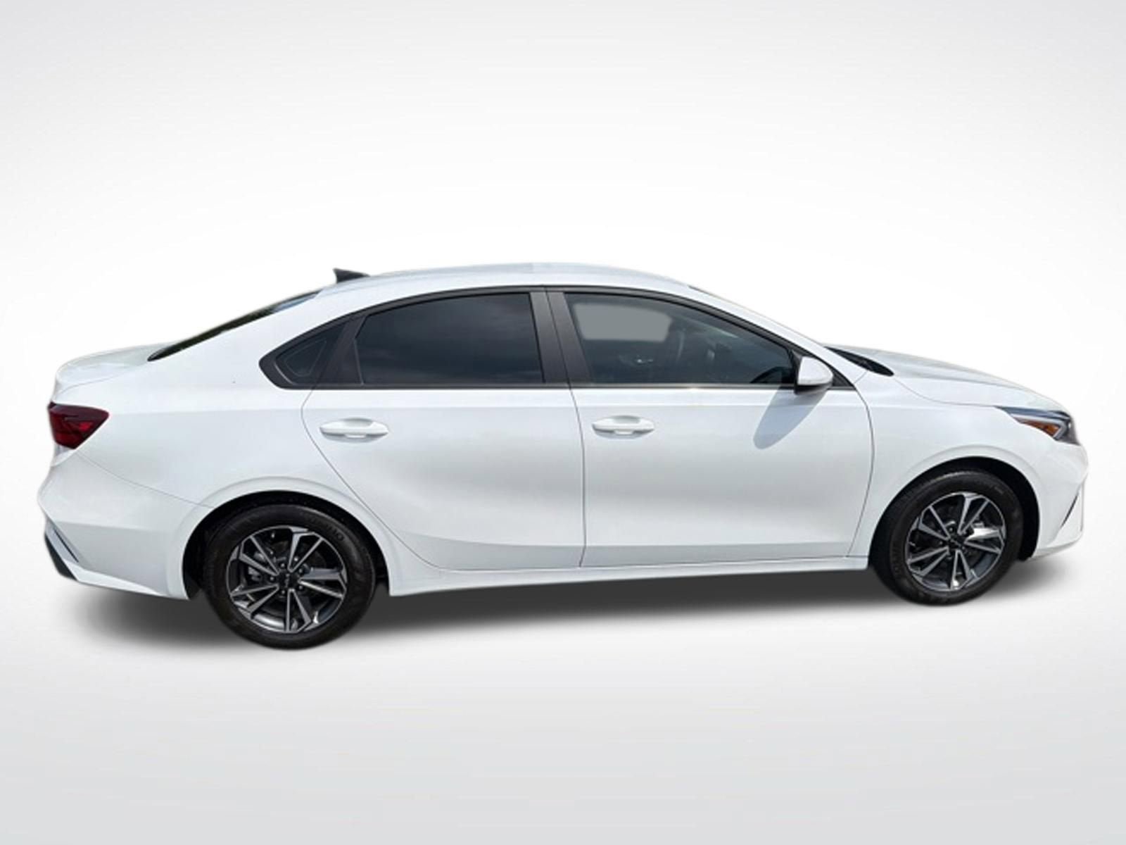 Used 2024 Kia Forte LXS FWD image 2
