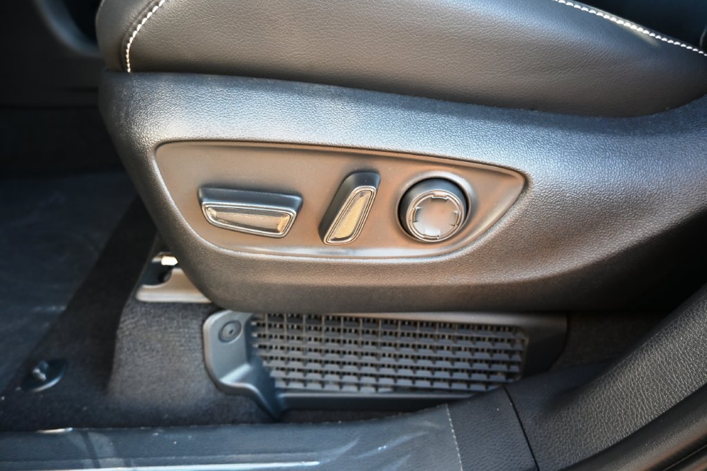 New 2026 Toyota Sienna XSE AWD/4WD image 13