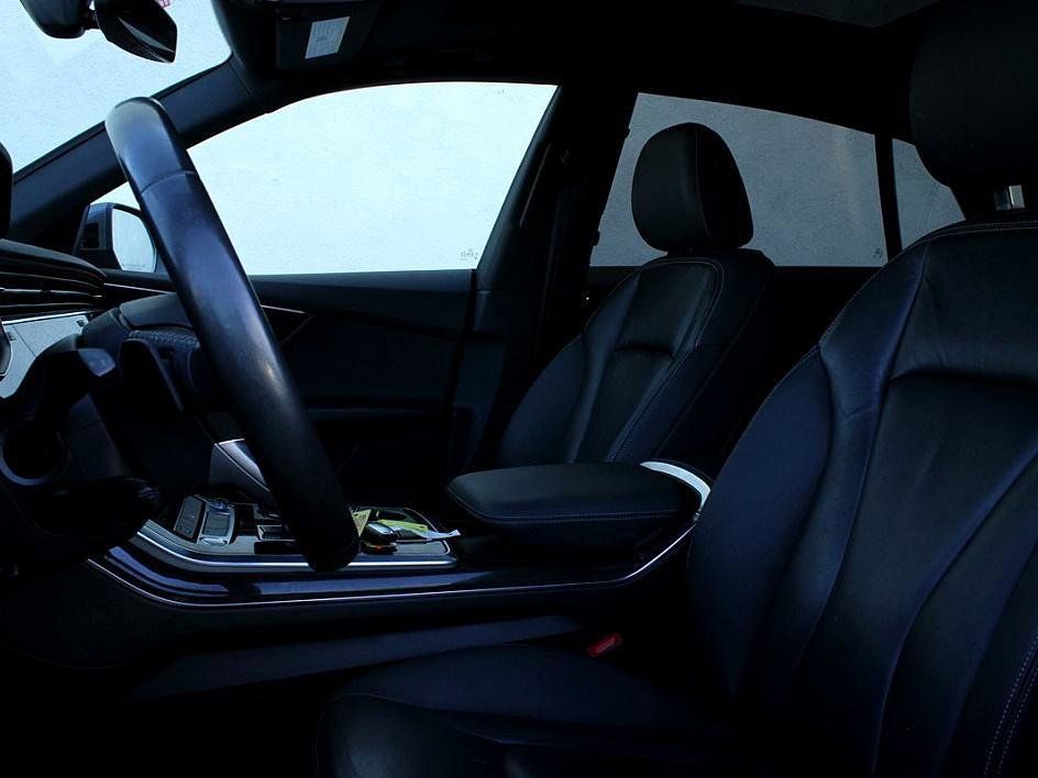 Used 2019 Audi Q8 Premium w/ Convenience Package image 12