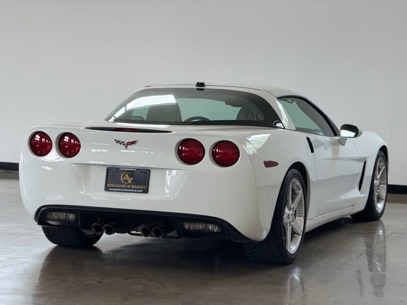 Used 2005 Chevrolet Corvette Coupe w/ Preferred Equipment Group RWD image 7