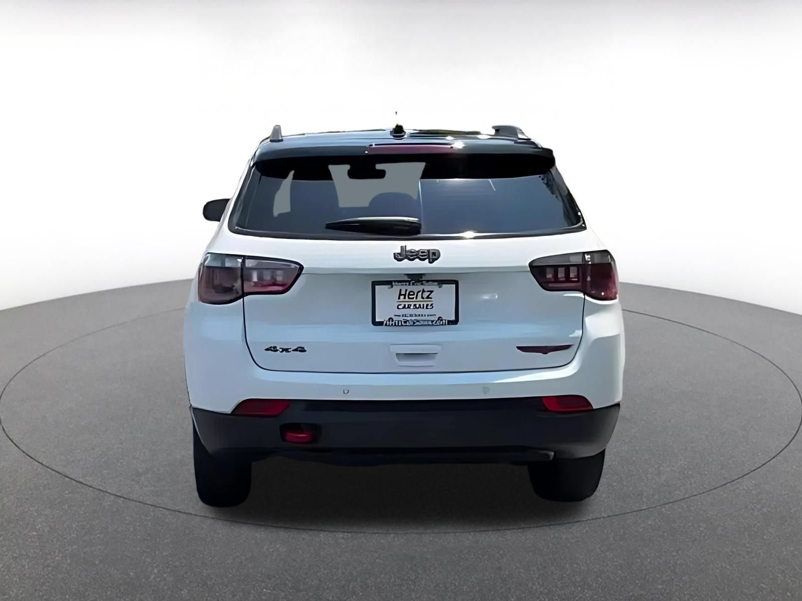 Used 2025 Jeep Compass Trailhawk AWD/4WD image 11