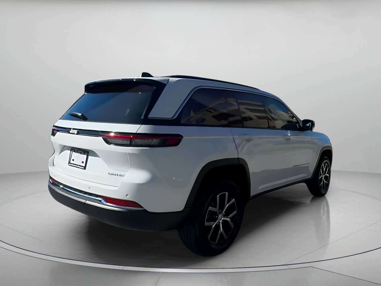 Used 2025 Jeep Grand Cherokee Limited w/ Trailer Tow Package image 27