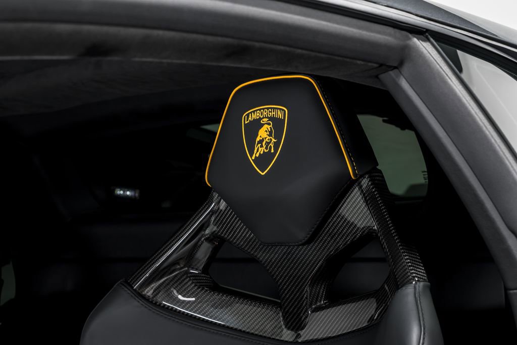 Used 2023 Lamborghini Huracan EVO image 20