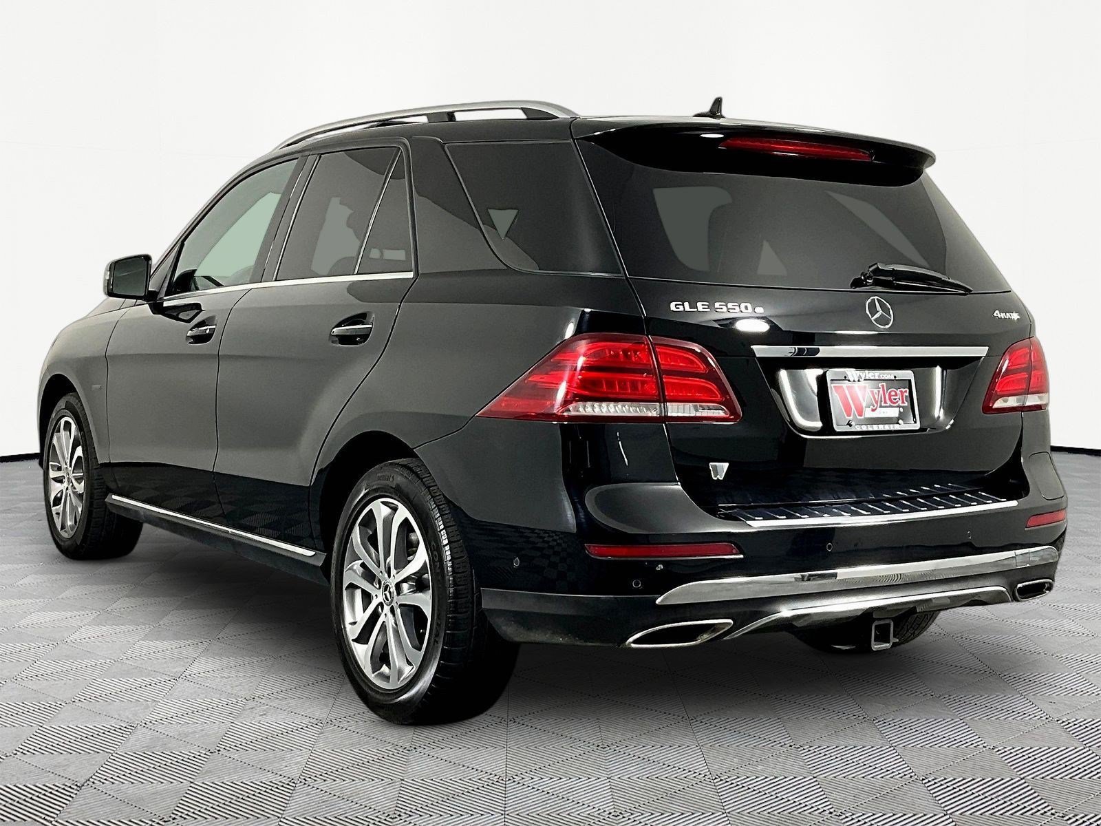 Used 2018 Mercedes-Benz GLE 550e 4MATIC image 4