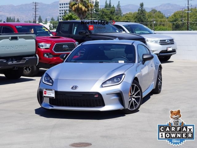 Used 2023 Toyota GR86 RWD image 4