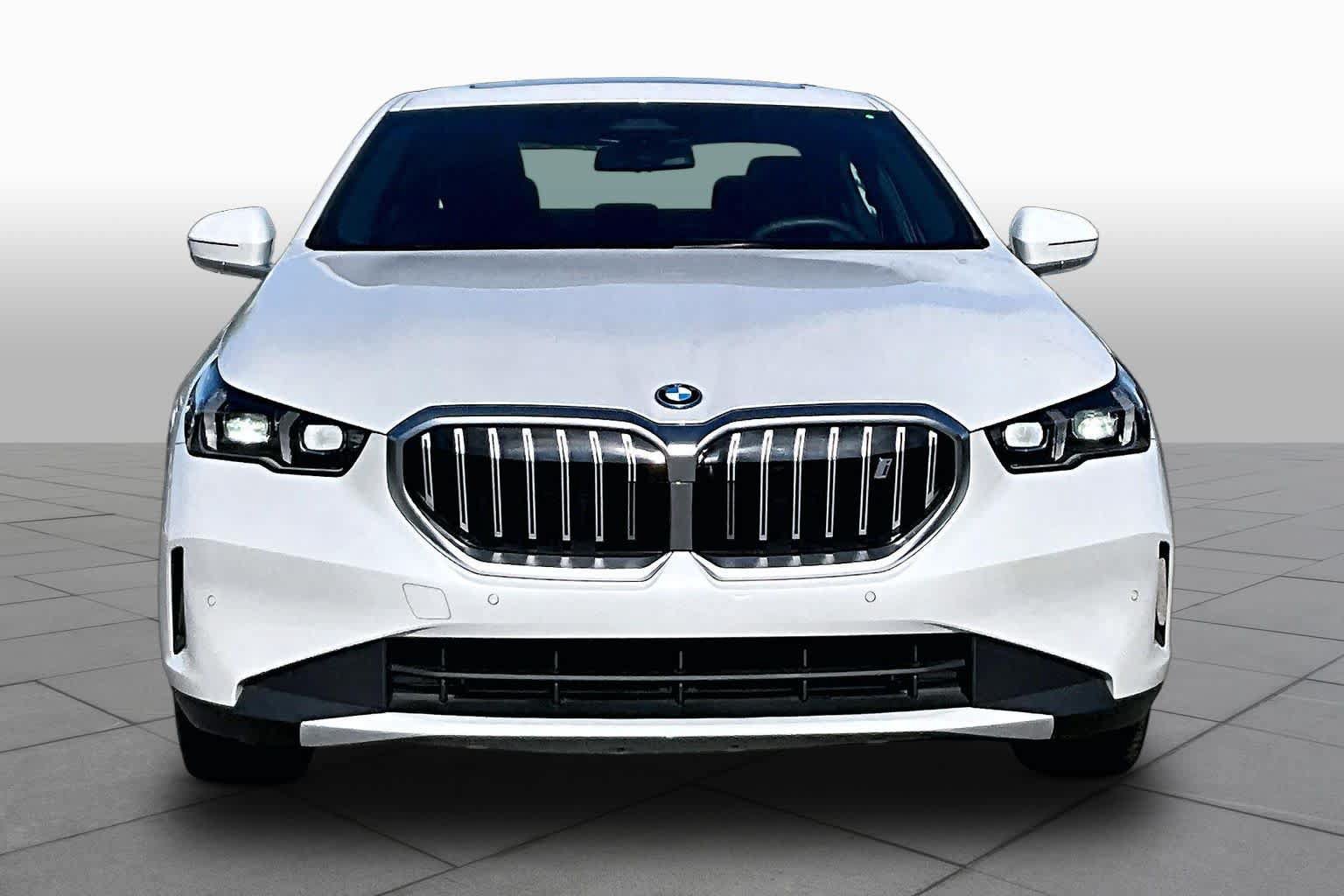 Certified 2024 BMW i5 eDrive40i w/ M Sport Package RWD image 3
