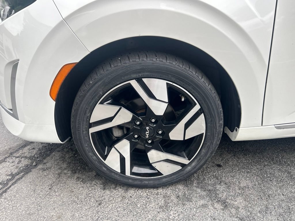 Used 2023 Kia Soul GT-Line FWD image 28