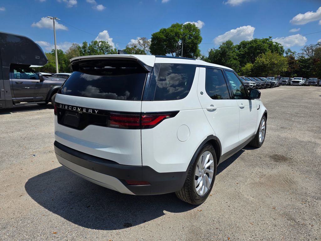 Used 2025 Land Rover Discovery S image 6