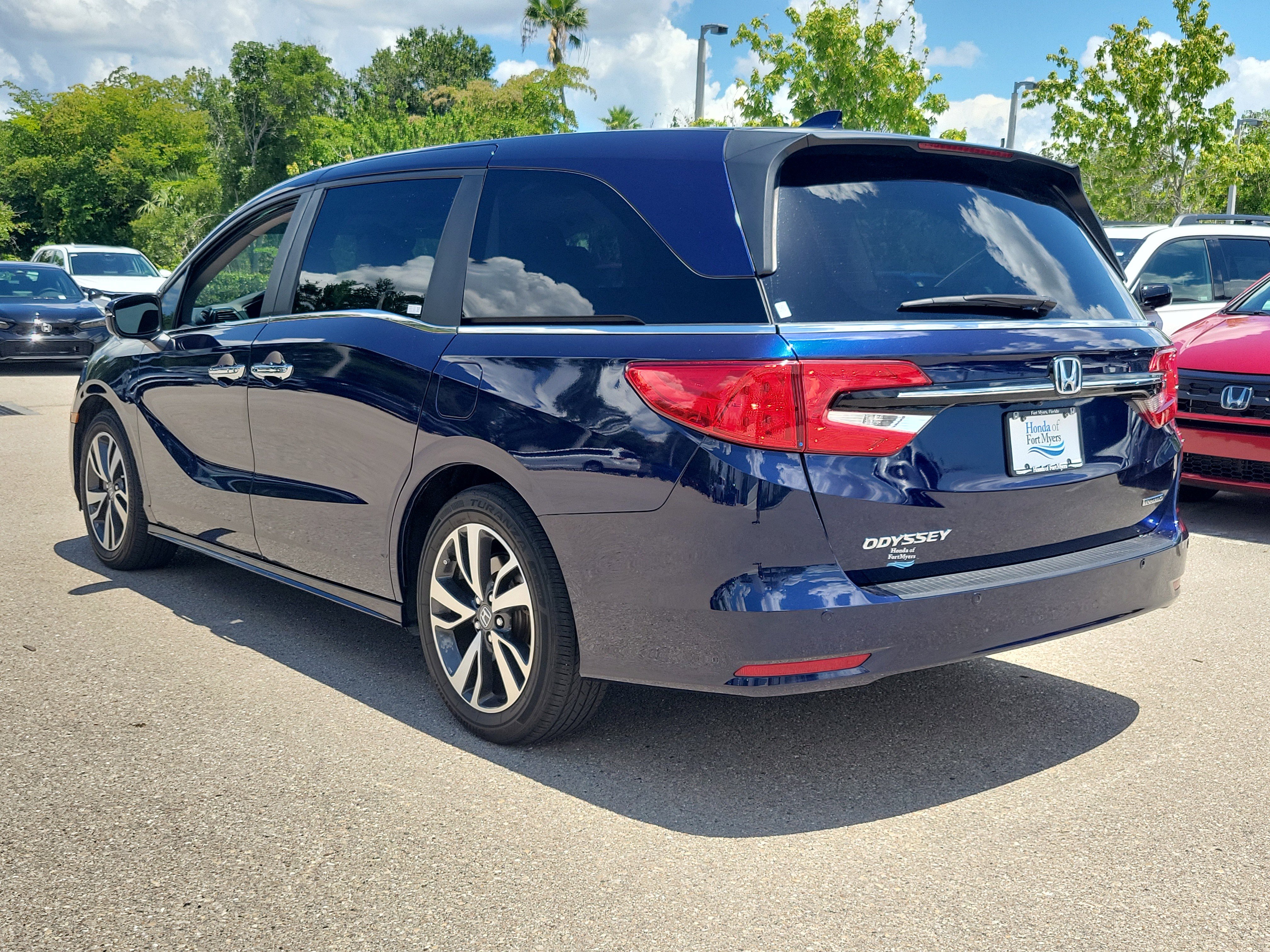 Used 2024 Honda Odyssey Touring image 4