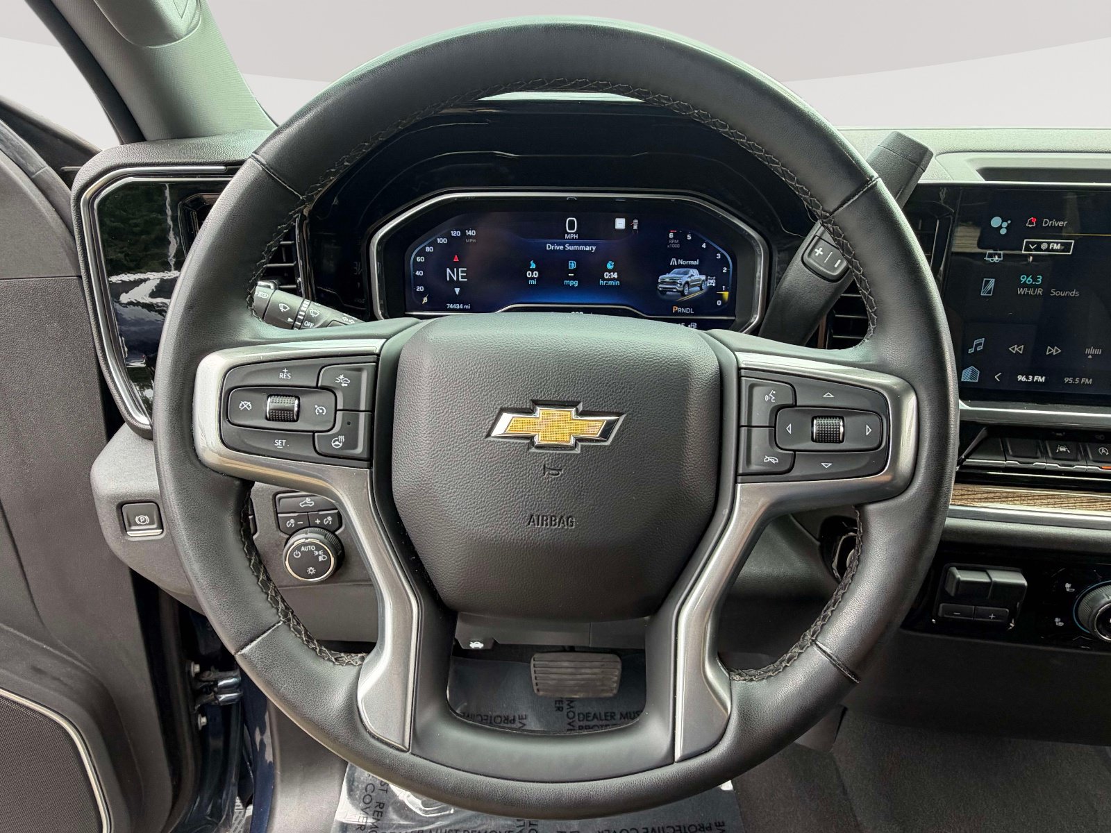 Used 2023 Chevrolet Silverado 1500 LT AWD/4WD image 13