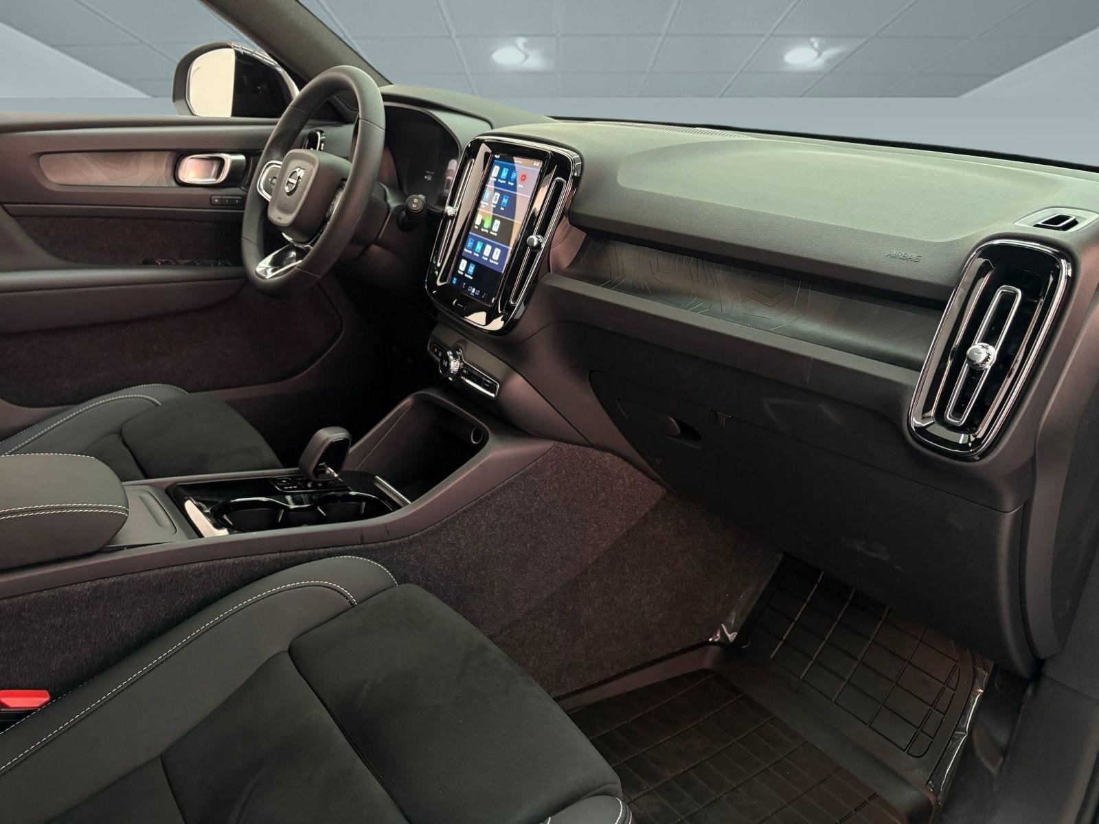 Used 2024 Volvo XC40 Recharge Ultimate w/ Protection Package Premier image 20