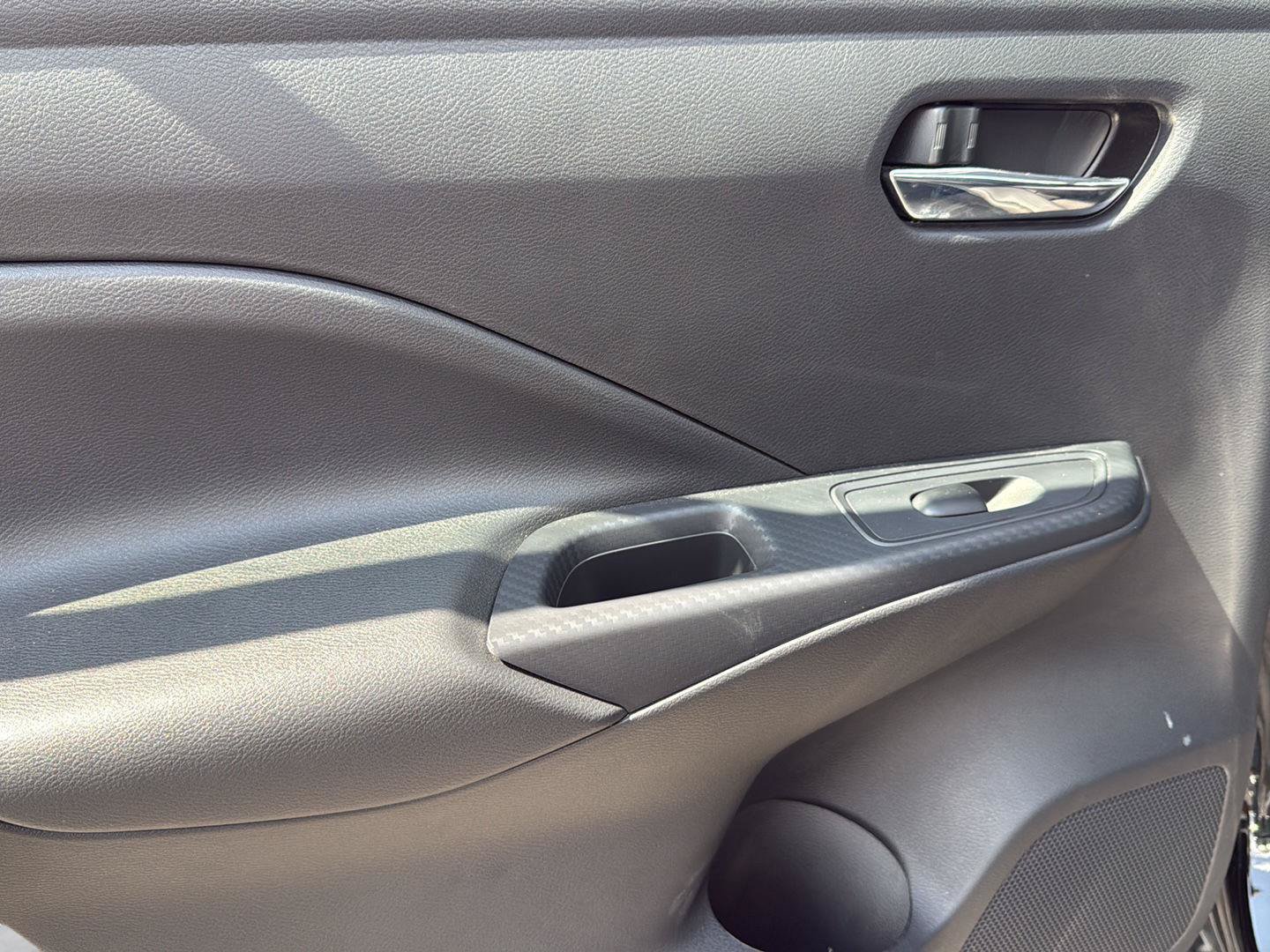 New 2025 Nissan Versa SV w/ Trunk Package FWD image 21