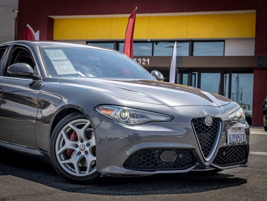 Used 2018 Alfa Romeo Giulia Ti w/ TI Leather Package RWD image 3