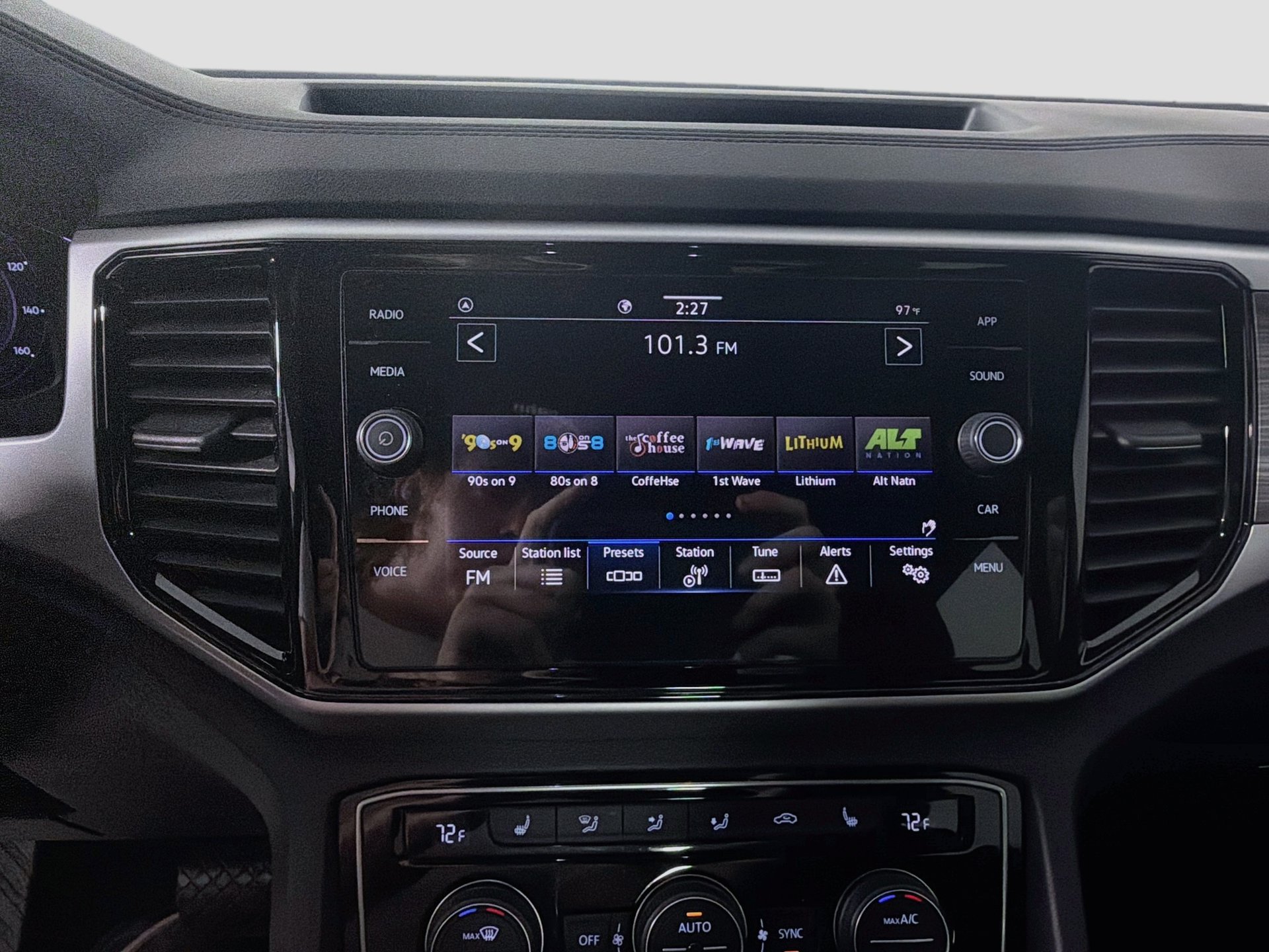 Certified 2023 Volkswagen Atlas Cross Sport SE FWD image 13