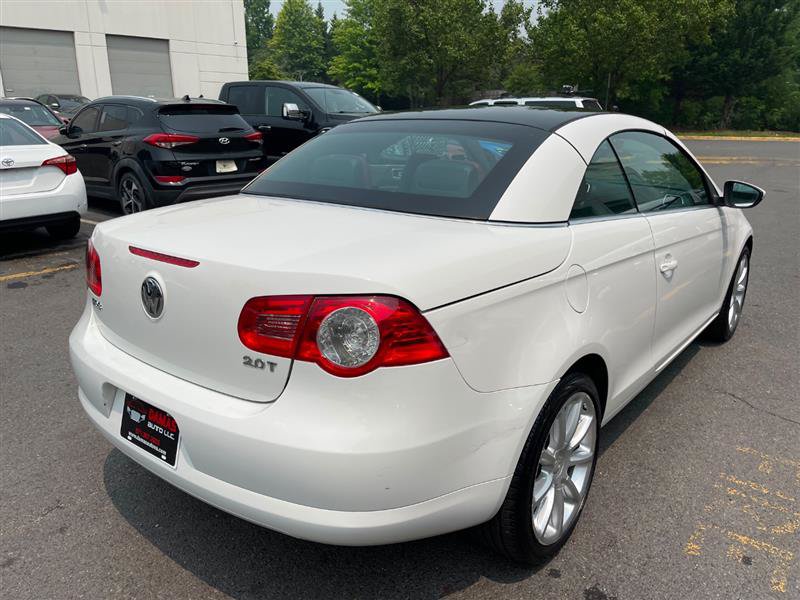 Used 2011 Volkswagen Eos Lux FWD image 17