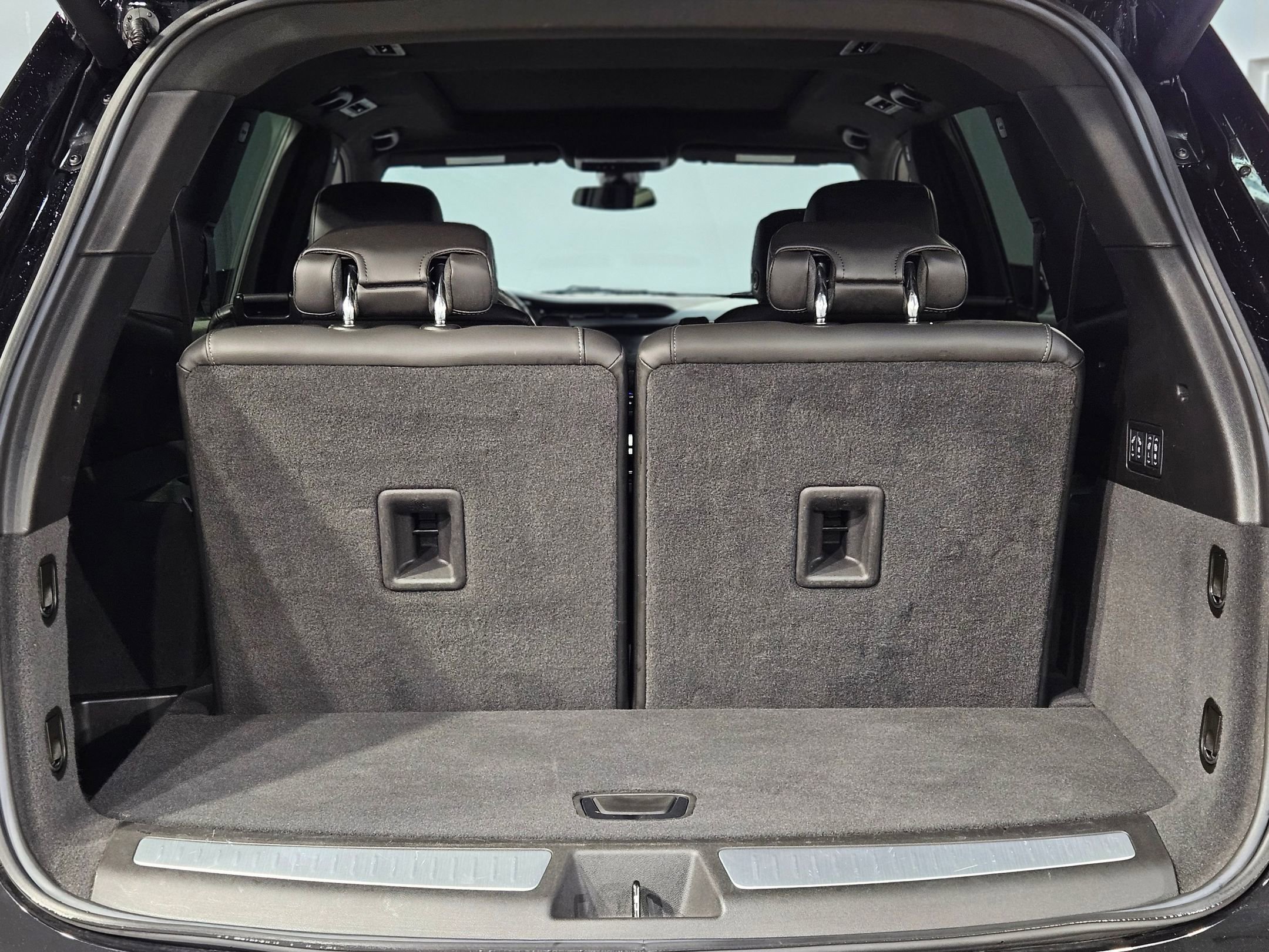 Used 2025 Cadillac XT6 Premium Luxury image 18