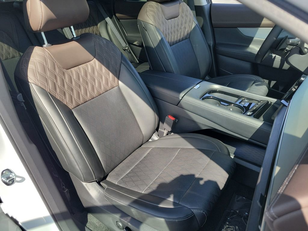 Used 2025 Nissan Murano Platinum w/ Cargo Package AWD/4WD image 22