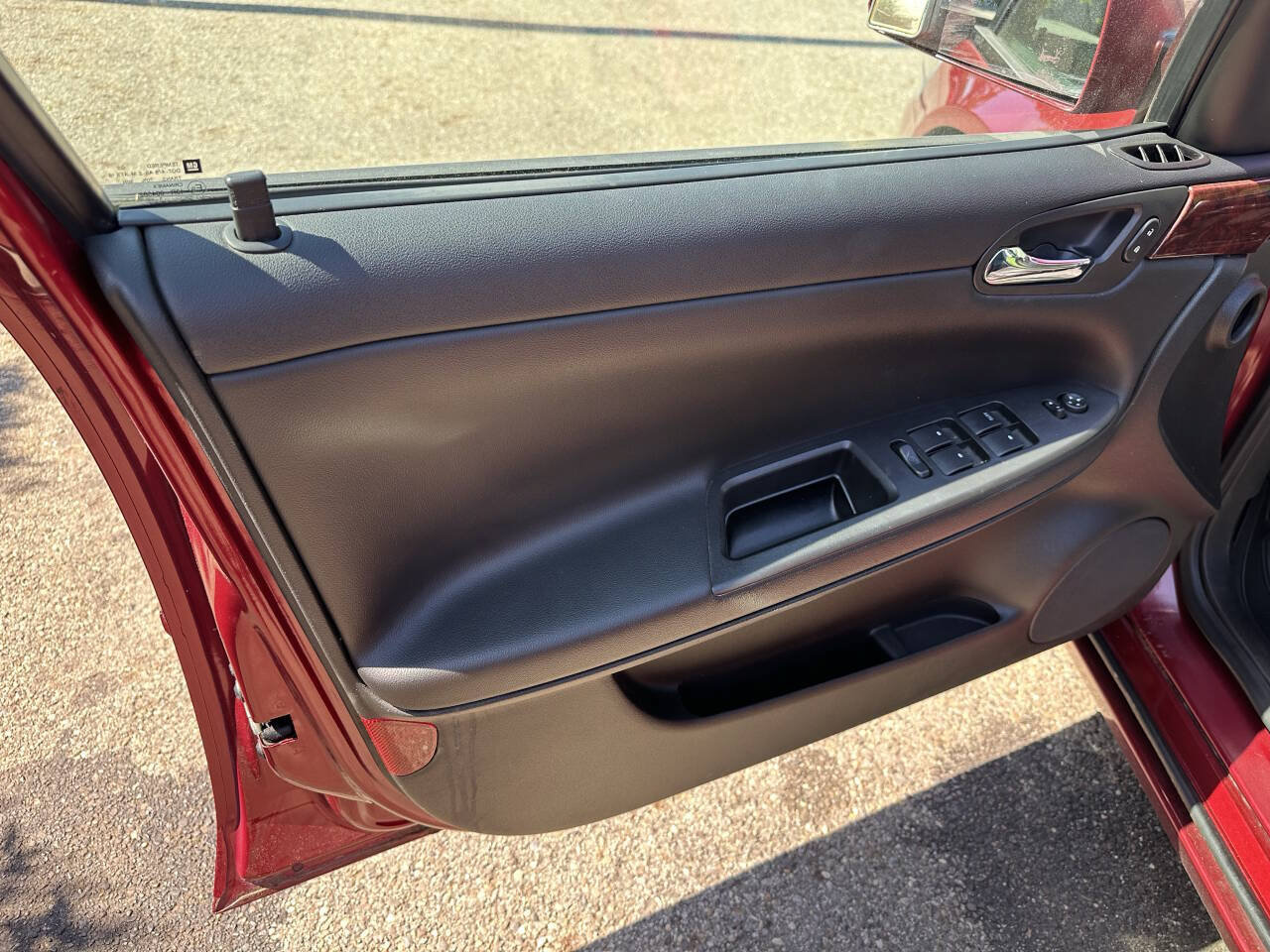 Used 2008 Chevrolet Impala LT w/ Luxury Edition Package FWD image 15