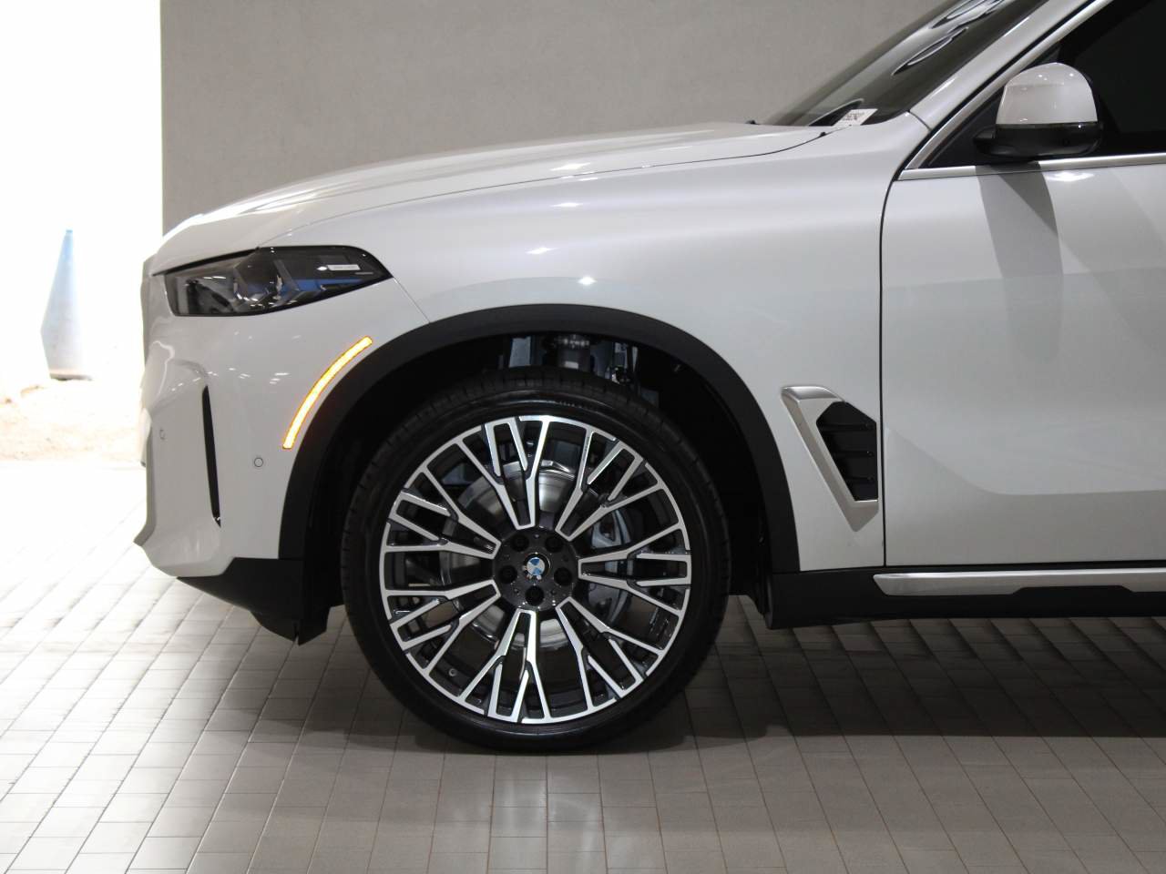 Used 2026 BMW X5 xDrive40i AWD/4WD image 4