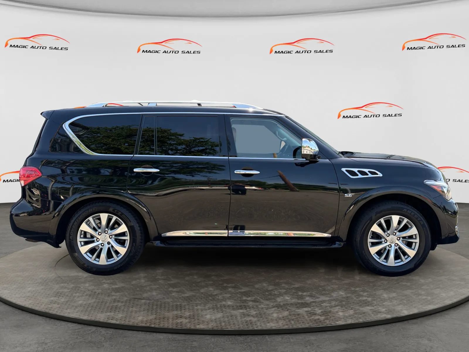 Used 2016 INFINITI QX80 4WD w/ All Season Package image 6