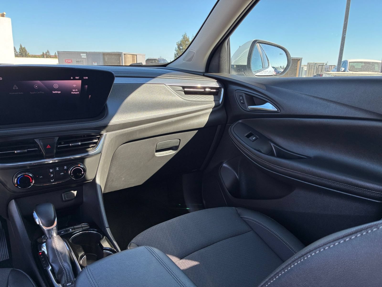 Used 2025 Buick Encore GX Preferred AWD/4WD image 34